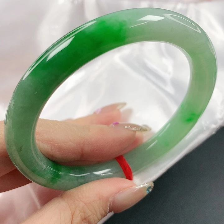 未镶嵌手镯翡翠，682