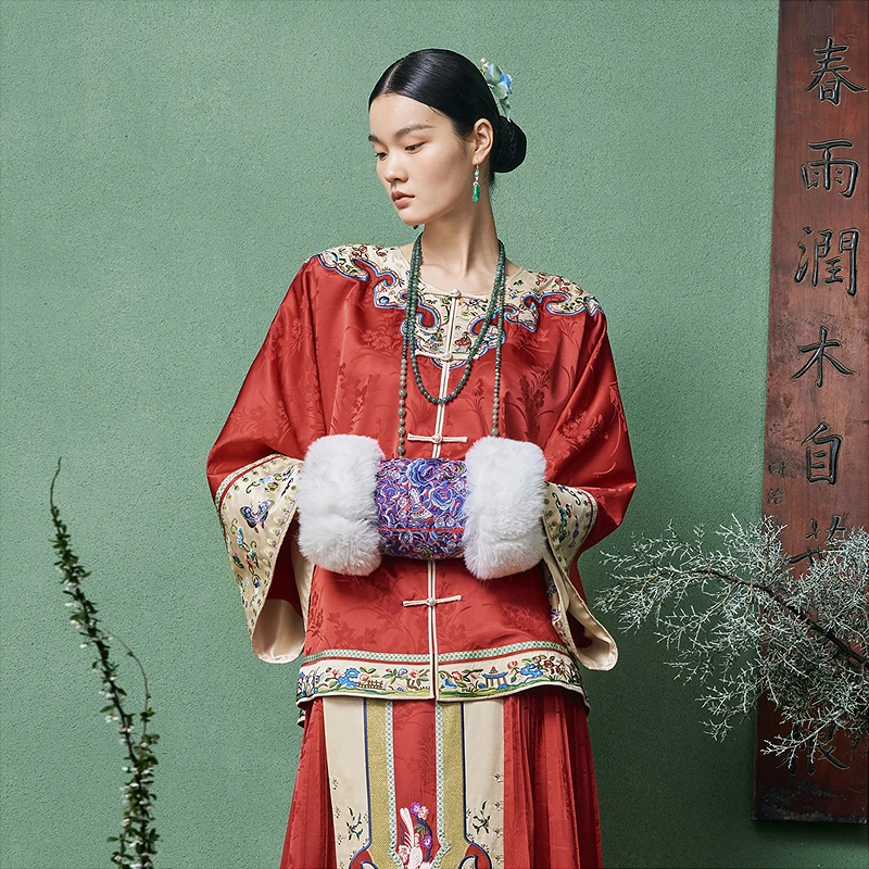 生活在左春季真丝杭缎改良马面裙红色年服真丝杭缎外套长袖上衣女