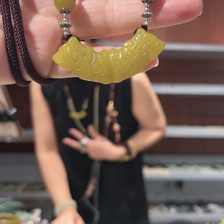 岫玉未镶嵌毛衣链