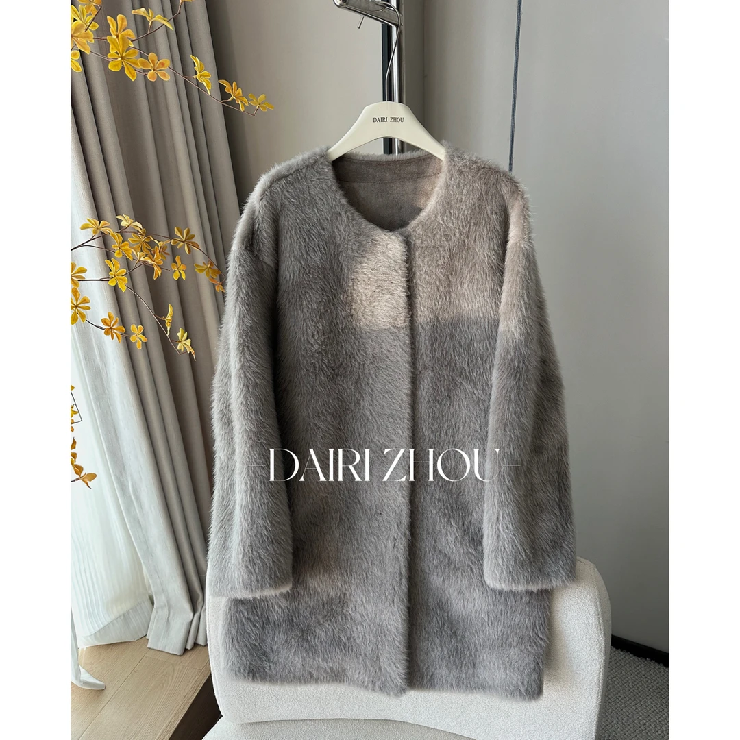 DAIRI ZHOU▪️料想的时间   100羊毛圆领环保皮毛一体时尚保暖显贵