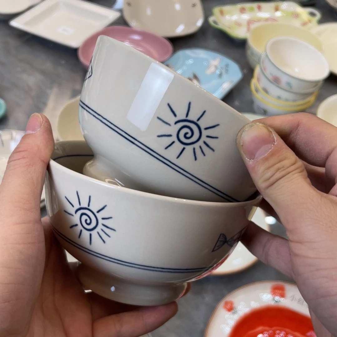 陶瓷微瑕餐具介意勿拍，满18飞！