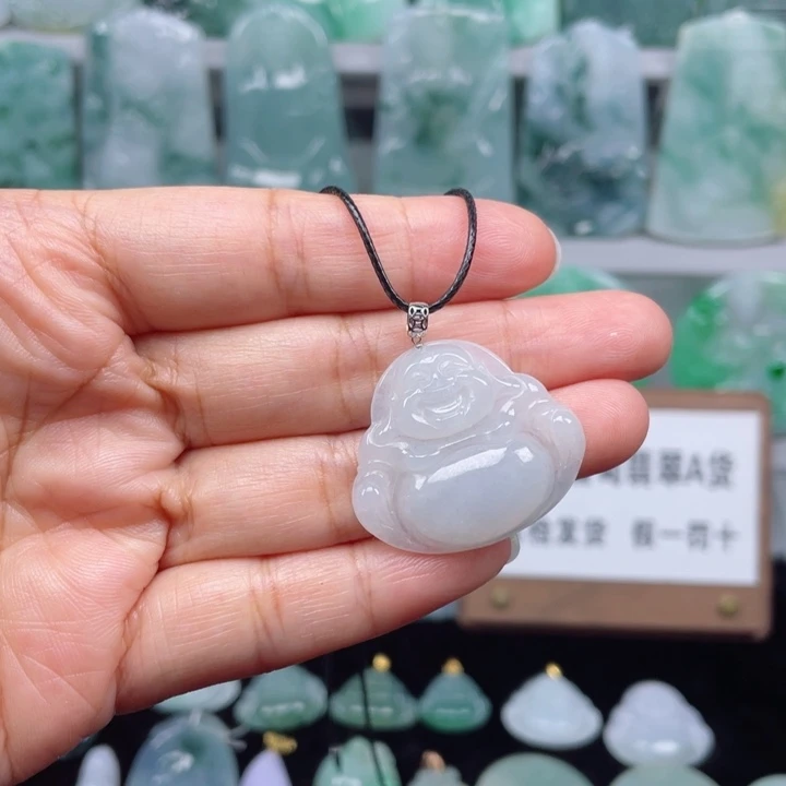 颈饰18K金镶嵌翡翠佛公