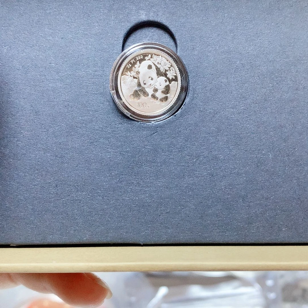 纯银2024年3克铂金熊猫