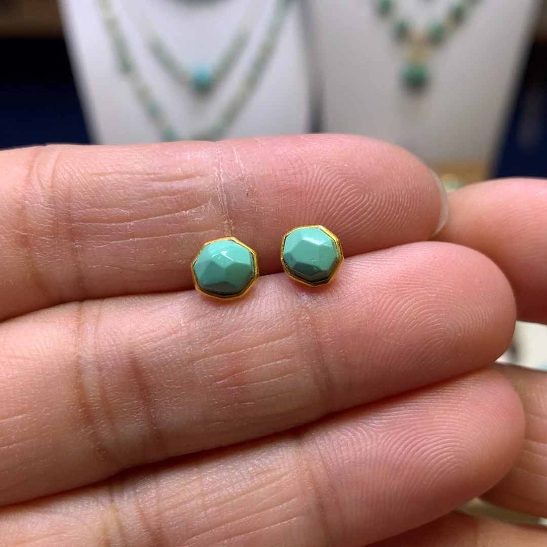 绿松石18K金镶嵌耳钉
