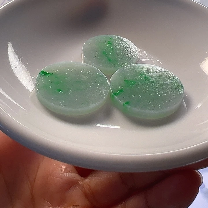 定制翡翠未镶嵌翡翠平扣