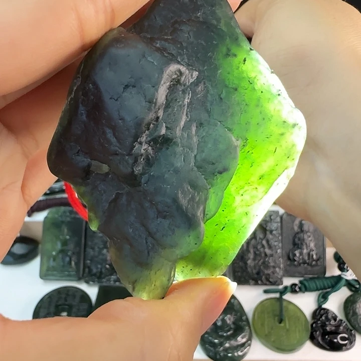 未镶嵌蛇纹石玉颈饰手把件