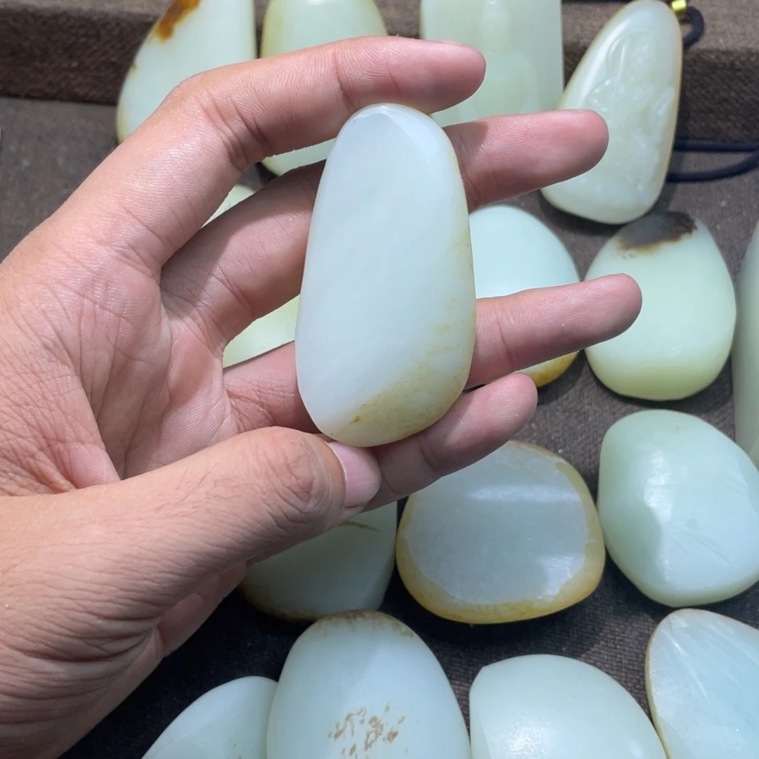 小***钟未镶嵌和田玉定制和田玉