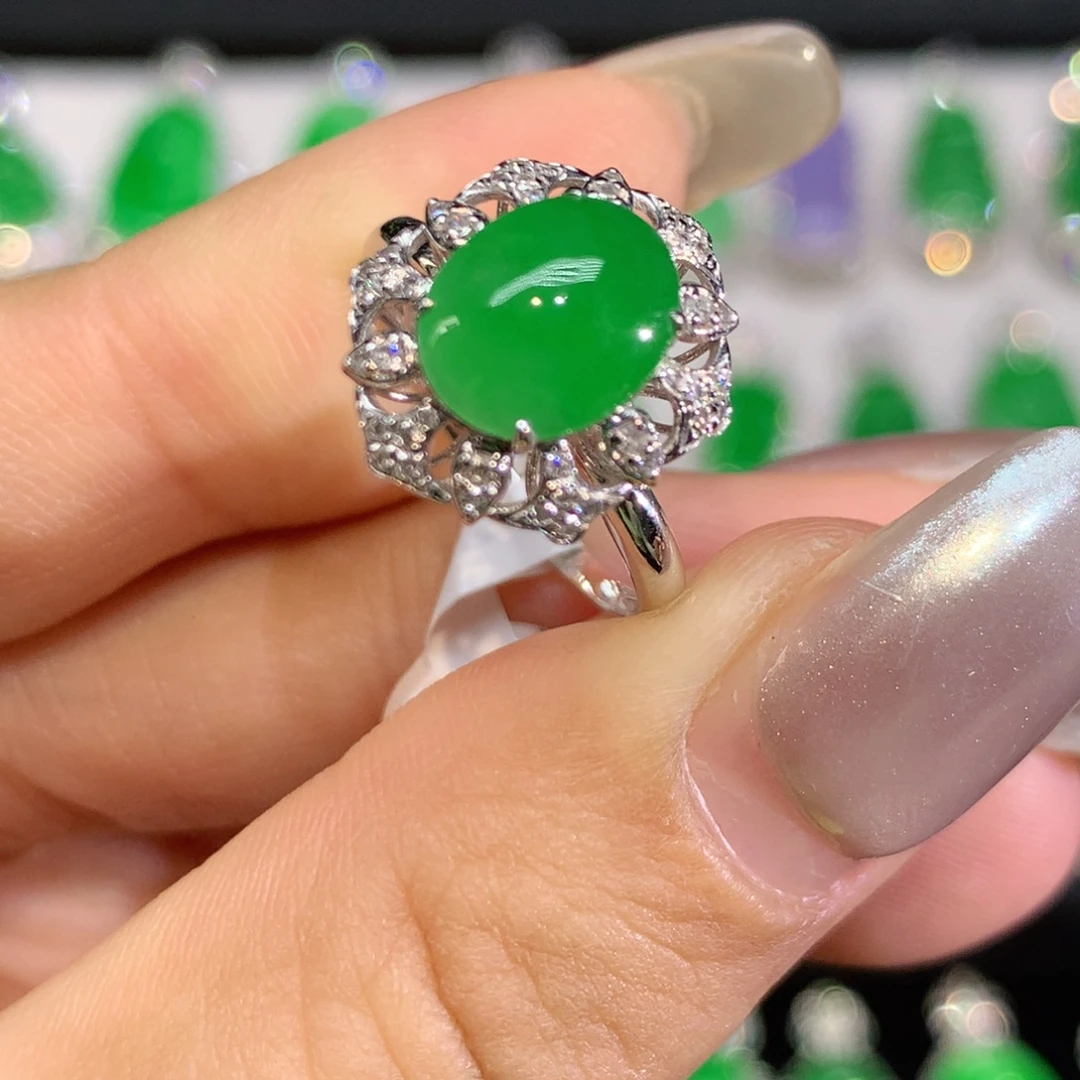 翡翠18K金镶嵌戒指