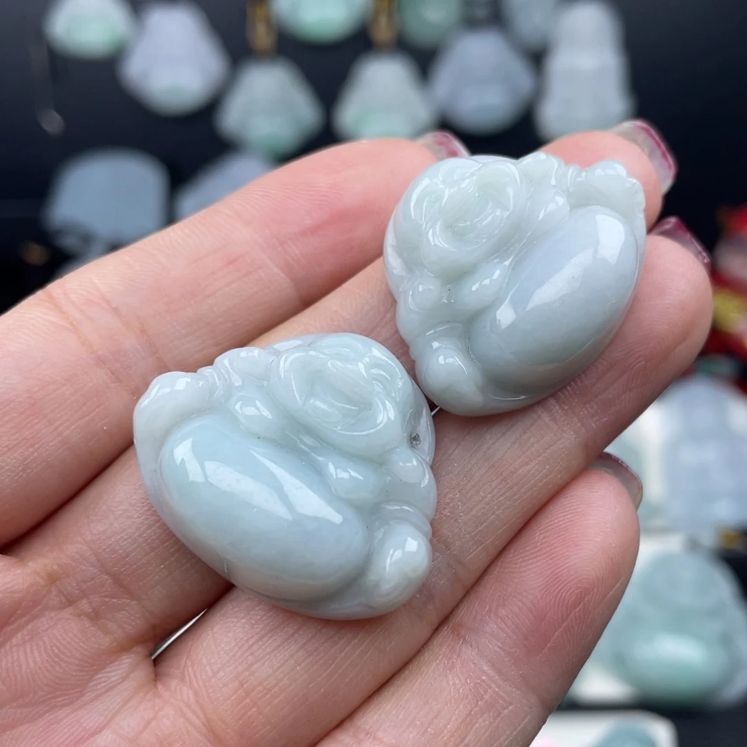 独***二翡翠未镶嵌颈饰佛公