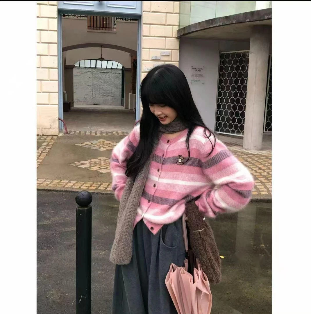 K2133『粉雾甜织』春秋冬氛围感条纹针织开衫毛衣女