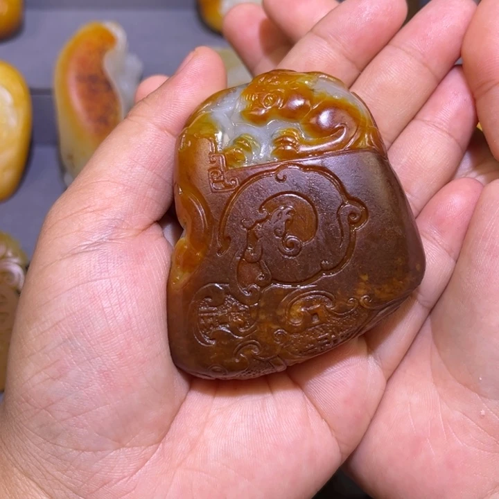 B***R颈饰未镶嵌和田玉