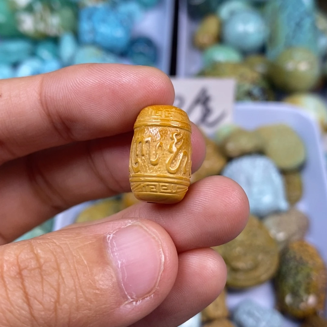 绿松石未镶嵌颈饰