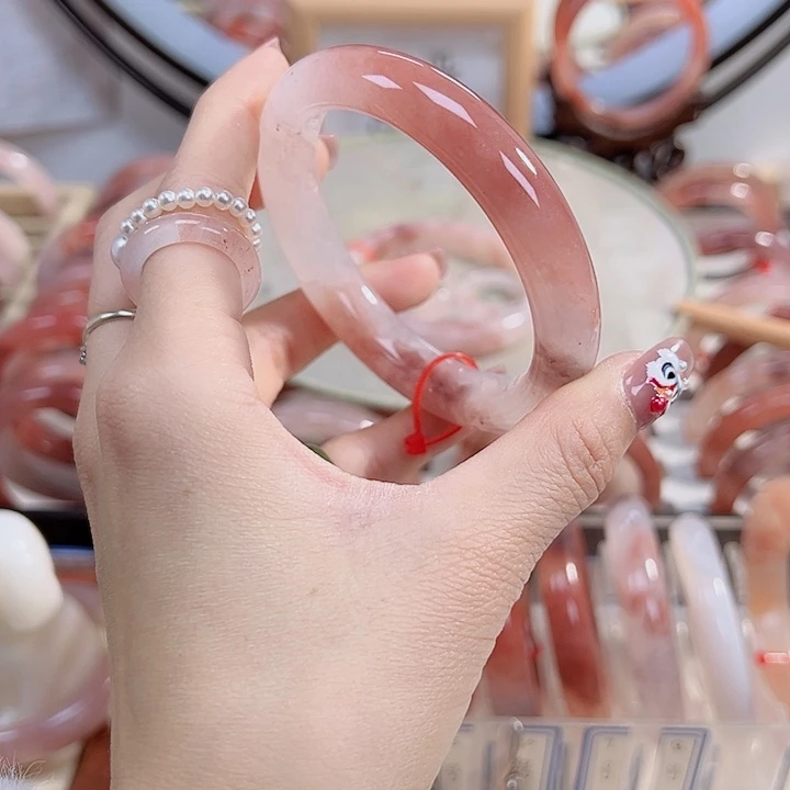 石英质玉手镯未镶嵌果*.