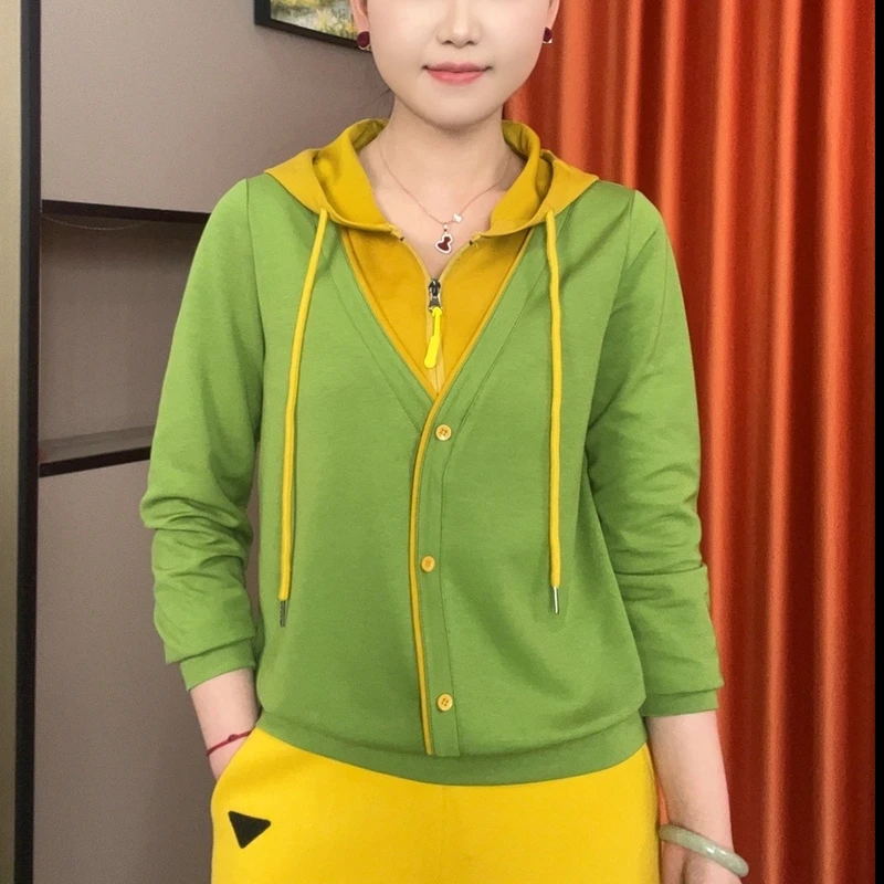 时尚长袖拼色短款显瘦休闲洋气连帽卫衣2611