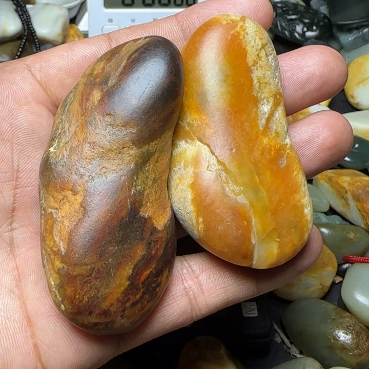 颈饰未镶嵌和田玉（子料）玄*