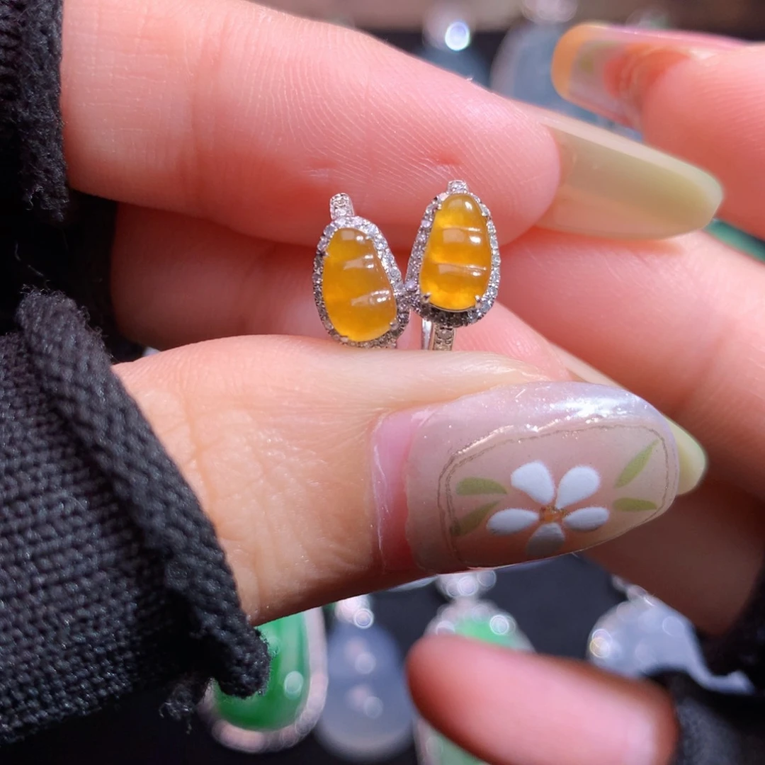 翡翠18K金镶嵌吊坠(赠链)