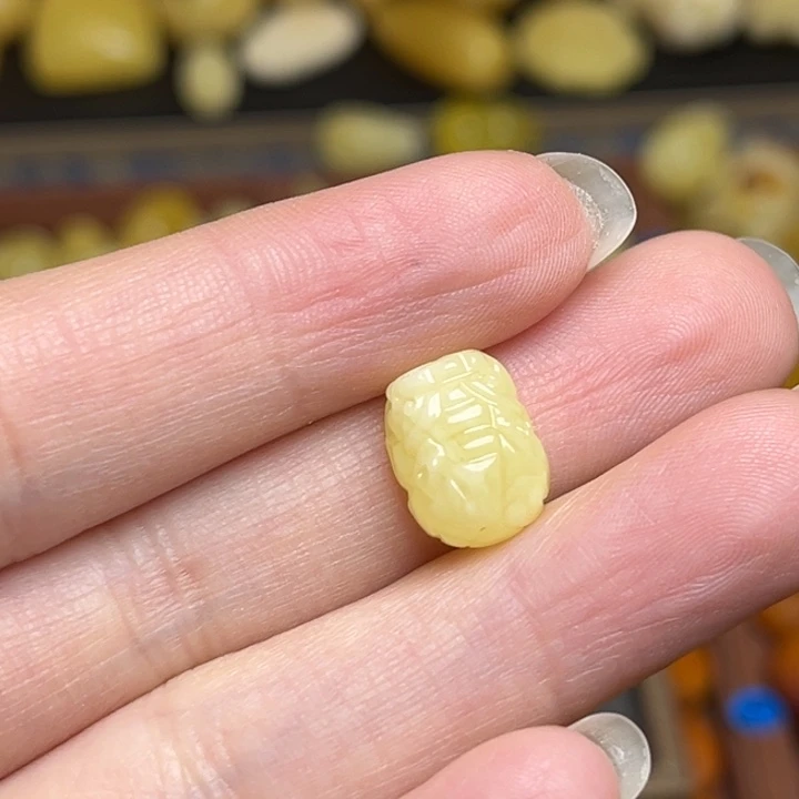 小***姐蜜蜡未镶嵌珠宝奇石天然蜜蜡白蜡貔貅吊坠