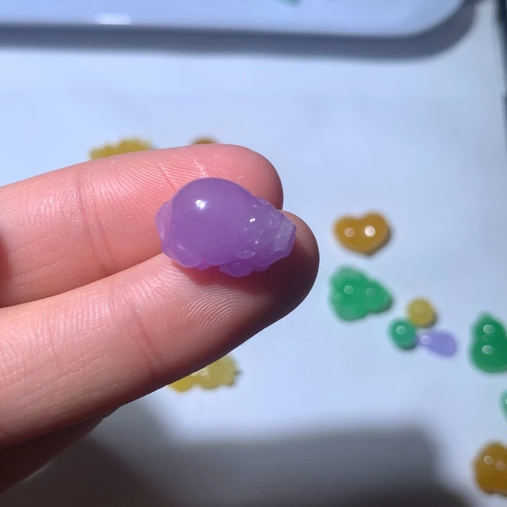 喜***洋翡翠未镶嵌颈饰挂件