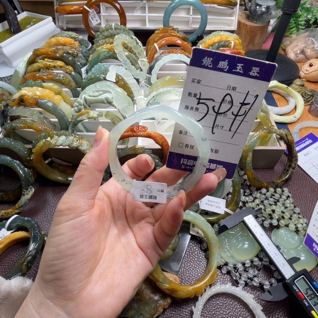 未镶嵌蛇纹石玉手镯