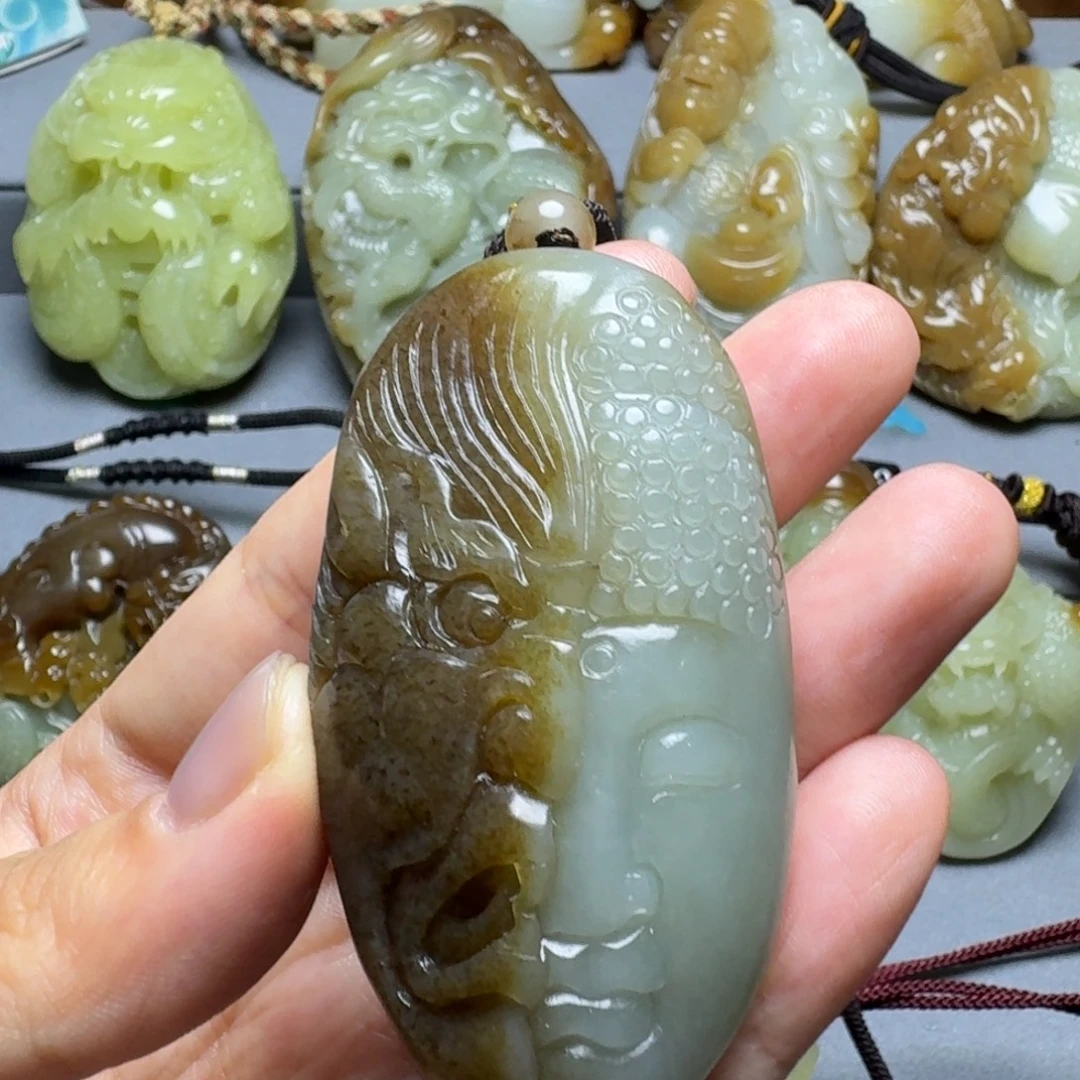 颈饰未镶嵌和田玉