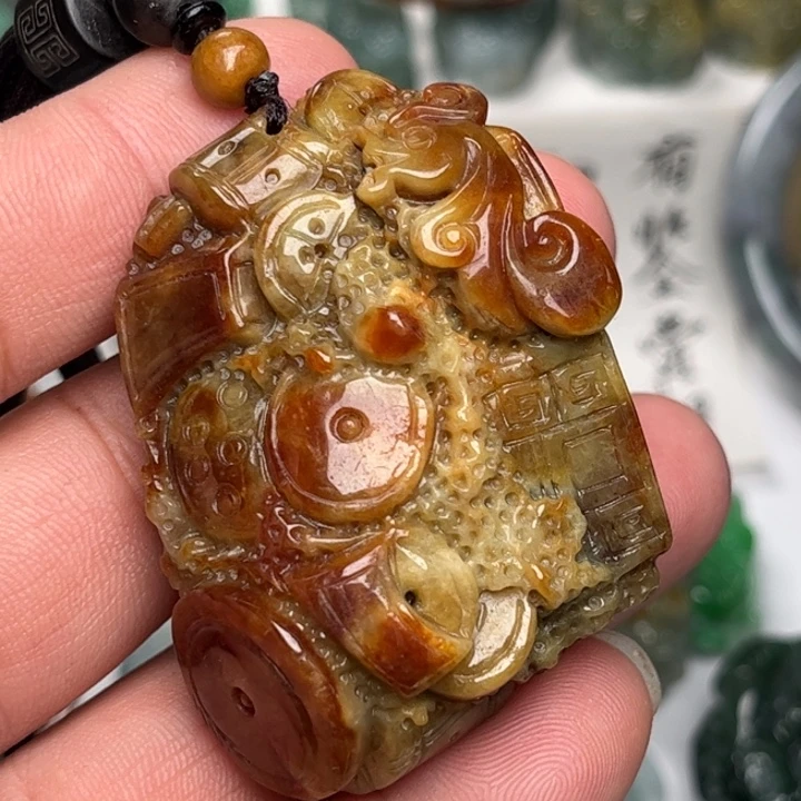 翡翠未镶嵌颈饰八破图