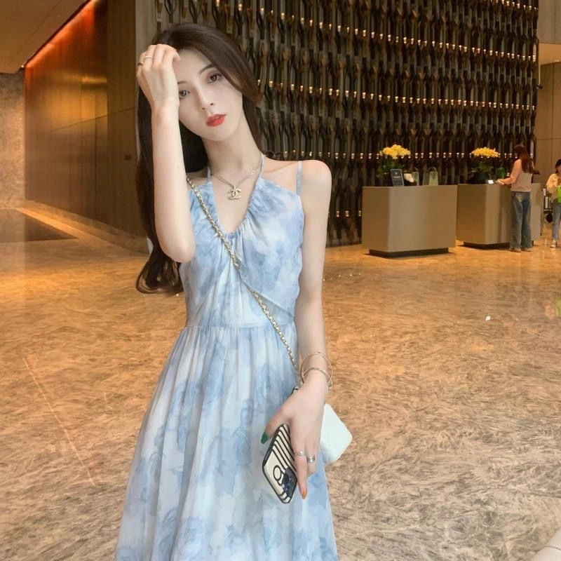 新款气质时尚感简约法式小众设计裙子女夏画报夫人长款连衣裙