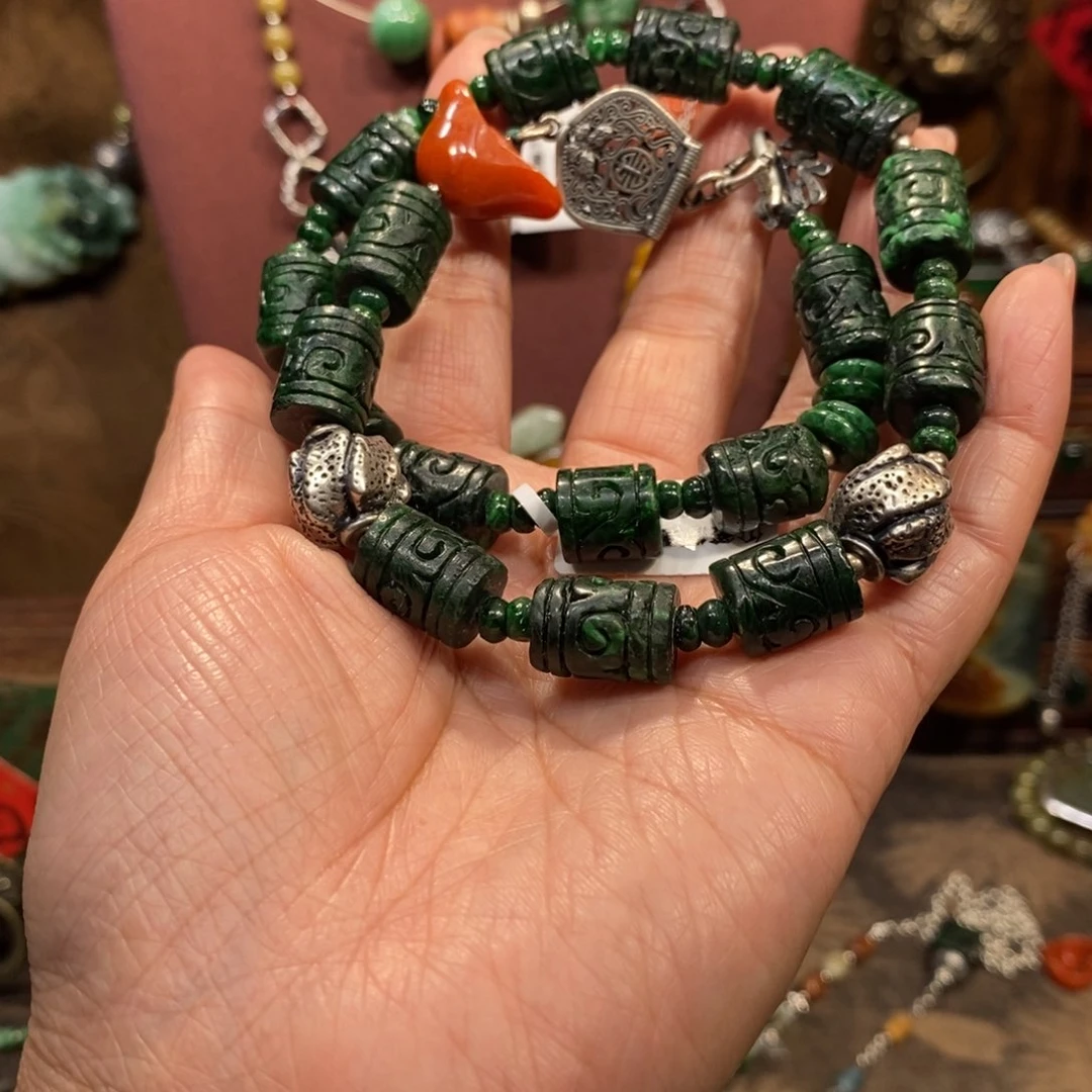 翡翠吊坠(赠链)未镶嵌