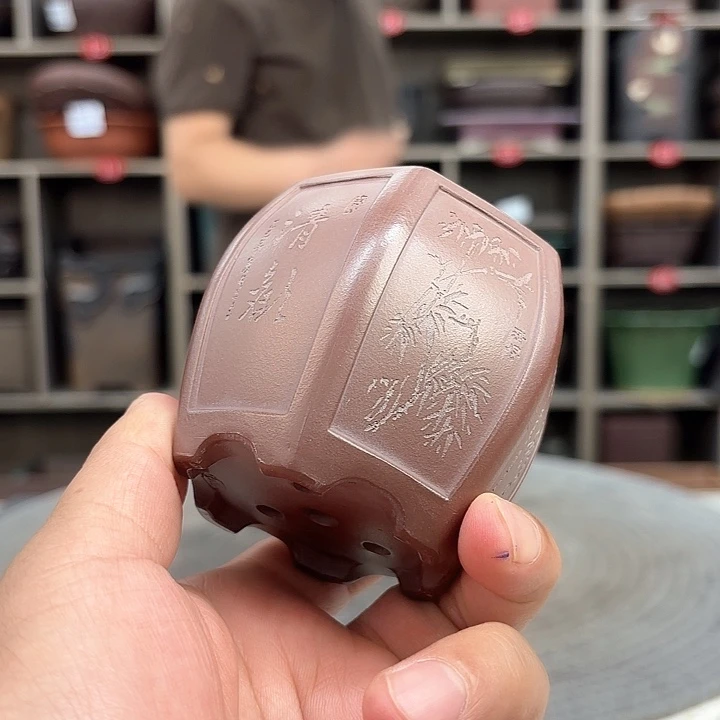 紫砂花盆泉紫砂的颜色很好看