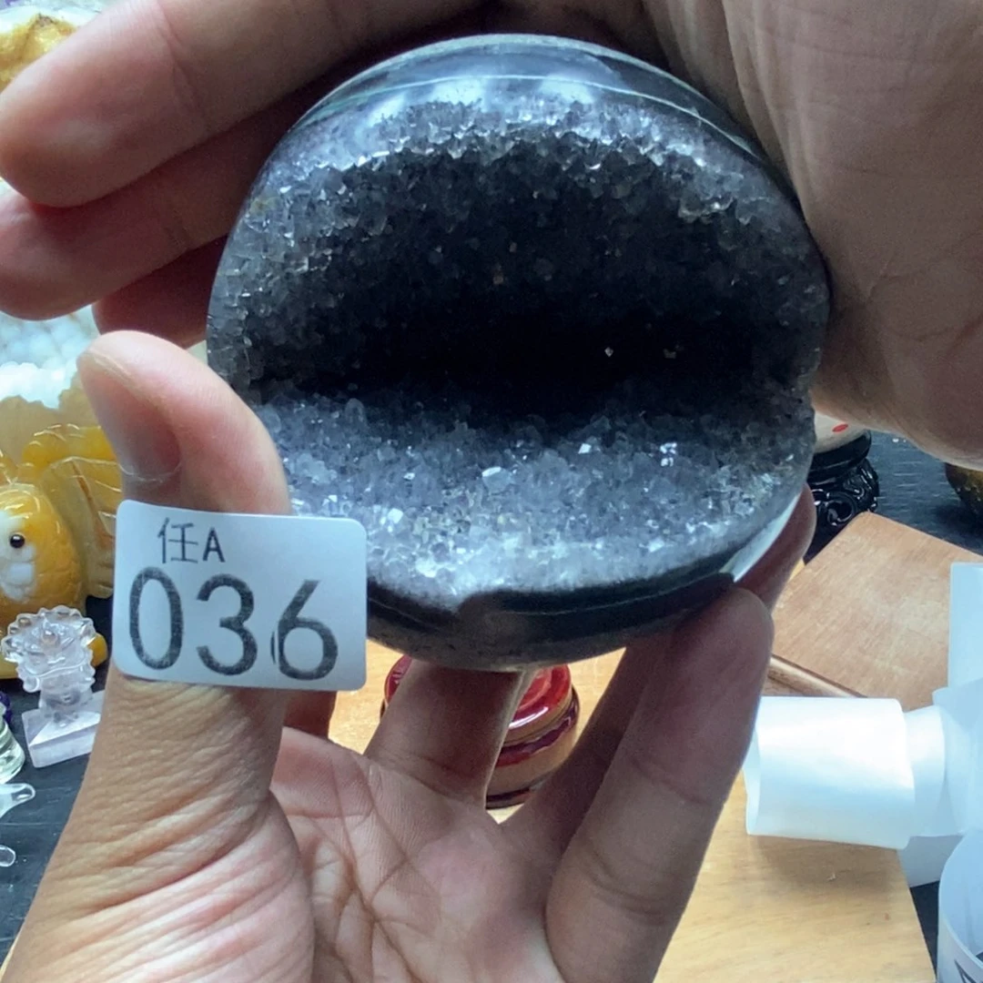 未镶嵌水晶大型摆件（非配饰）