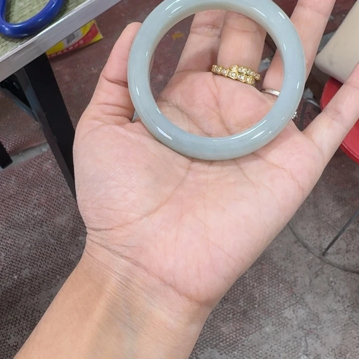 啊***生和田玉（糖玉）未镶嵌手镯