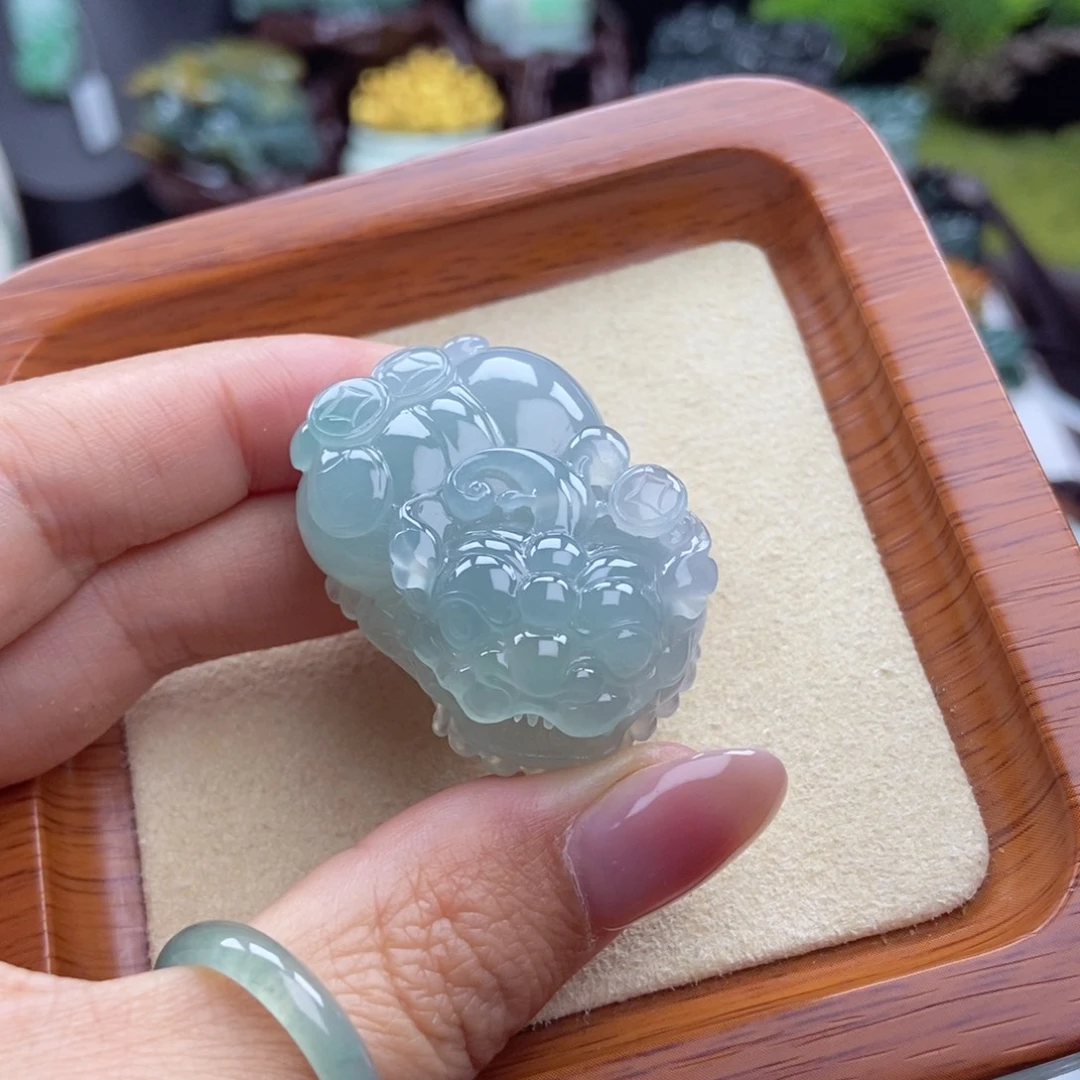 颈饰未镶嵌翡翠A14 高冰大肚金钱含珠貔貅