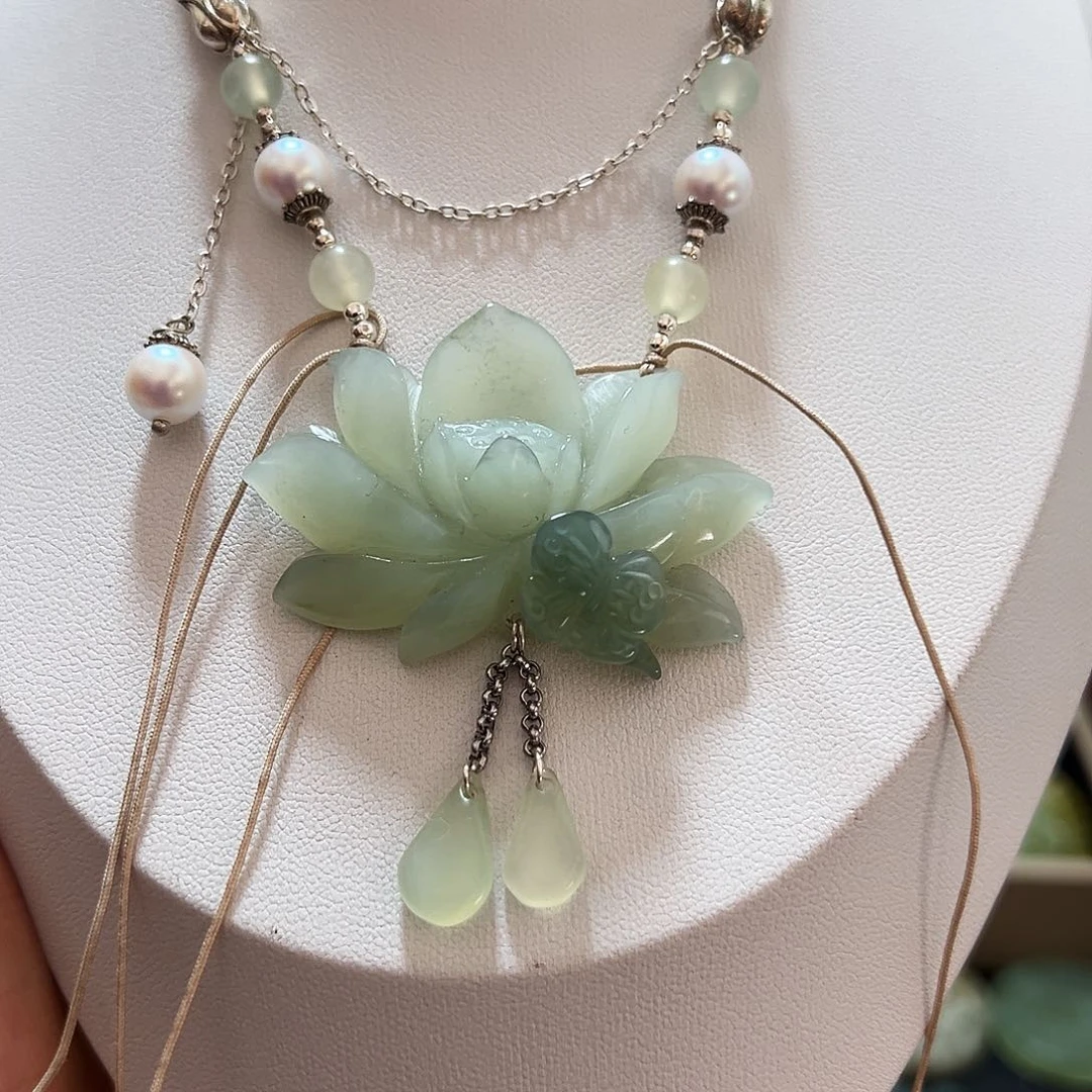 蛇纹石玉颈饰未镶嵌