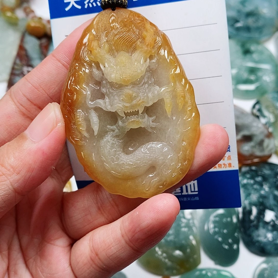 颈饰未镶嵌翡翠龙牌