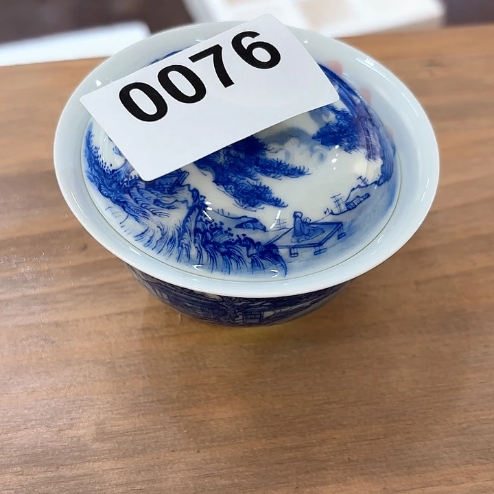 杯兔****飘手工手绘杯杯很美丽
