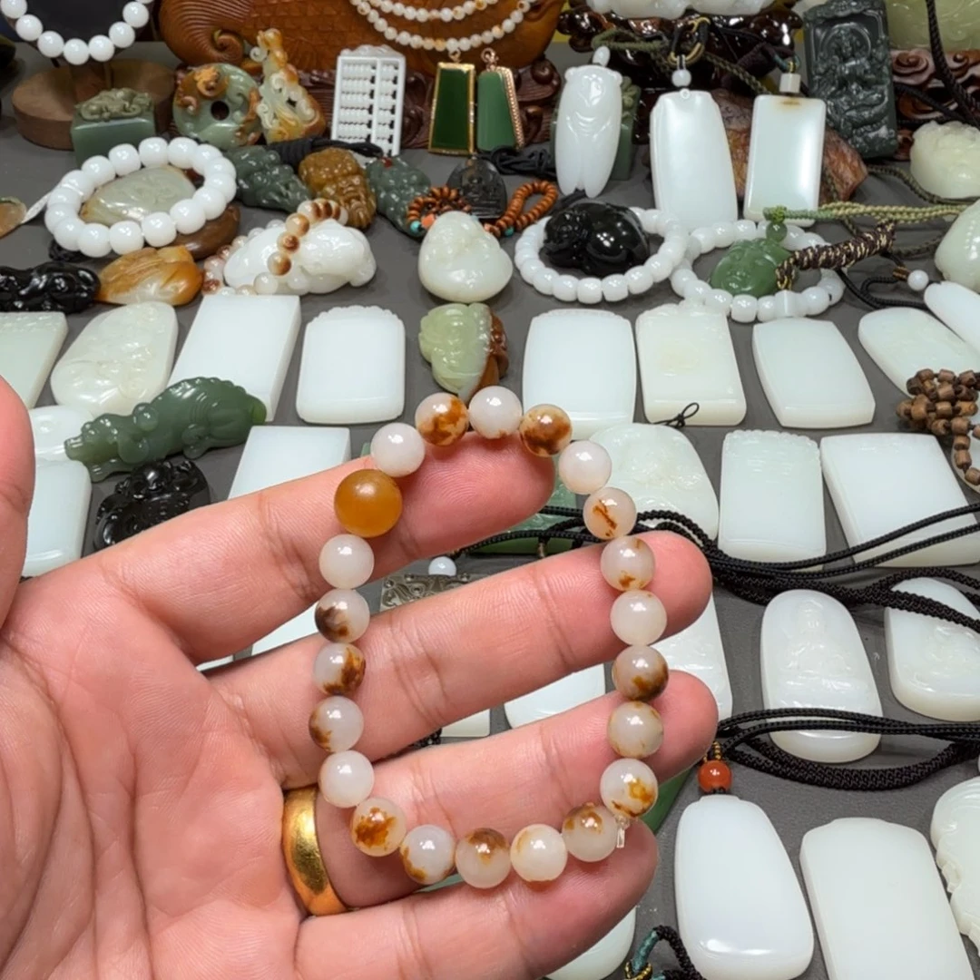 和田玉未镶嵌吊坠(赠链)