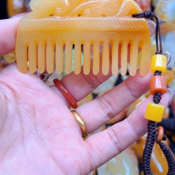 合金石英质玉（黄龙玉）颈饰