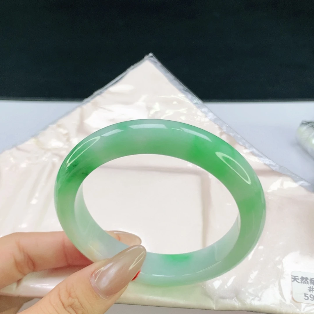 翡翠未镶嵌手镯5646