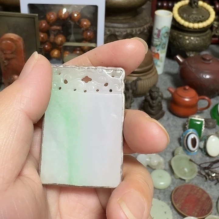 …***，金属挂件，手把件。全
