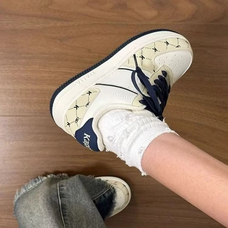鞋子女款夏天2025新款爆款休闲鞋白色低帮厚底板鞋女鞋轻奢百搭鞋