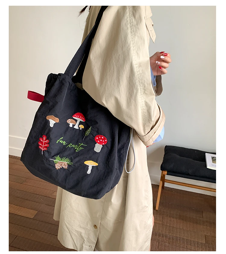 363可爱卡通刺绣尼龙单肩包夏季潮流大容量休闲卡通束口托特包