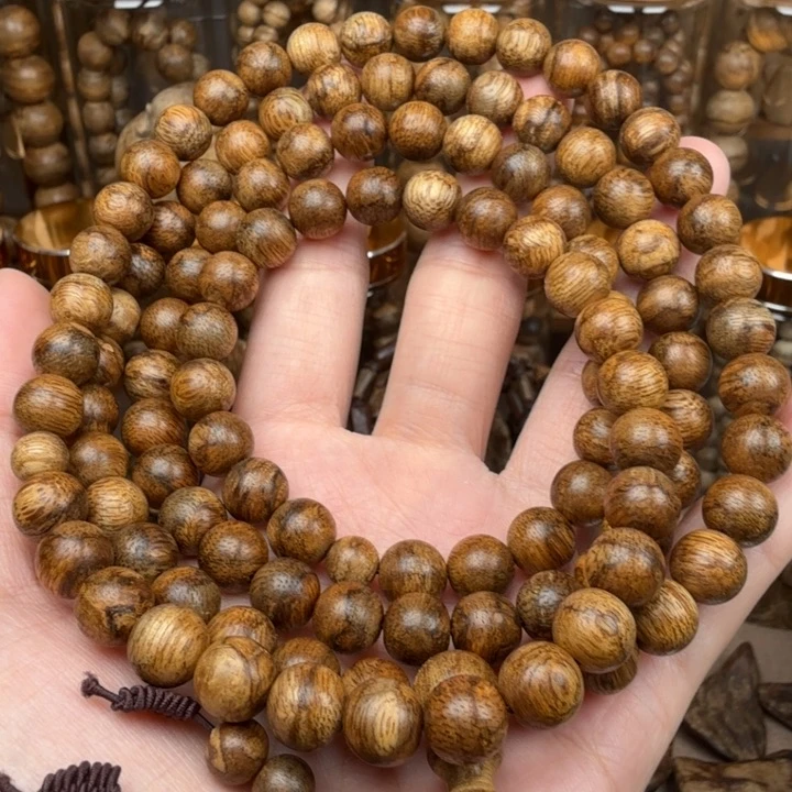 沉香沉香碎屑向**右达拉干树心油卡9的30.8克