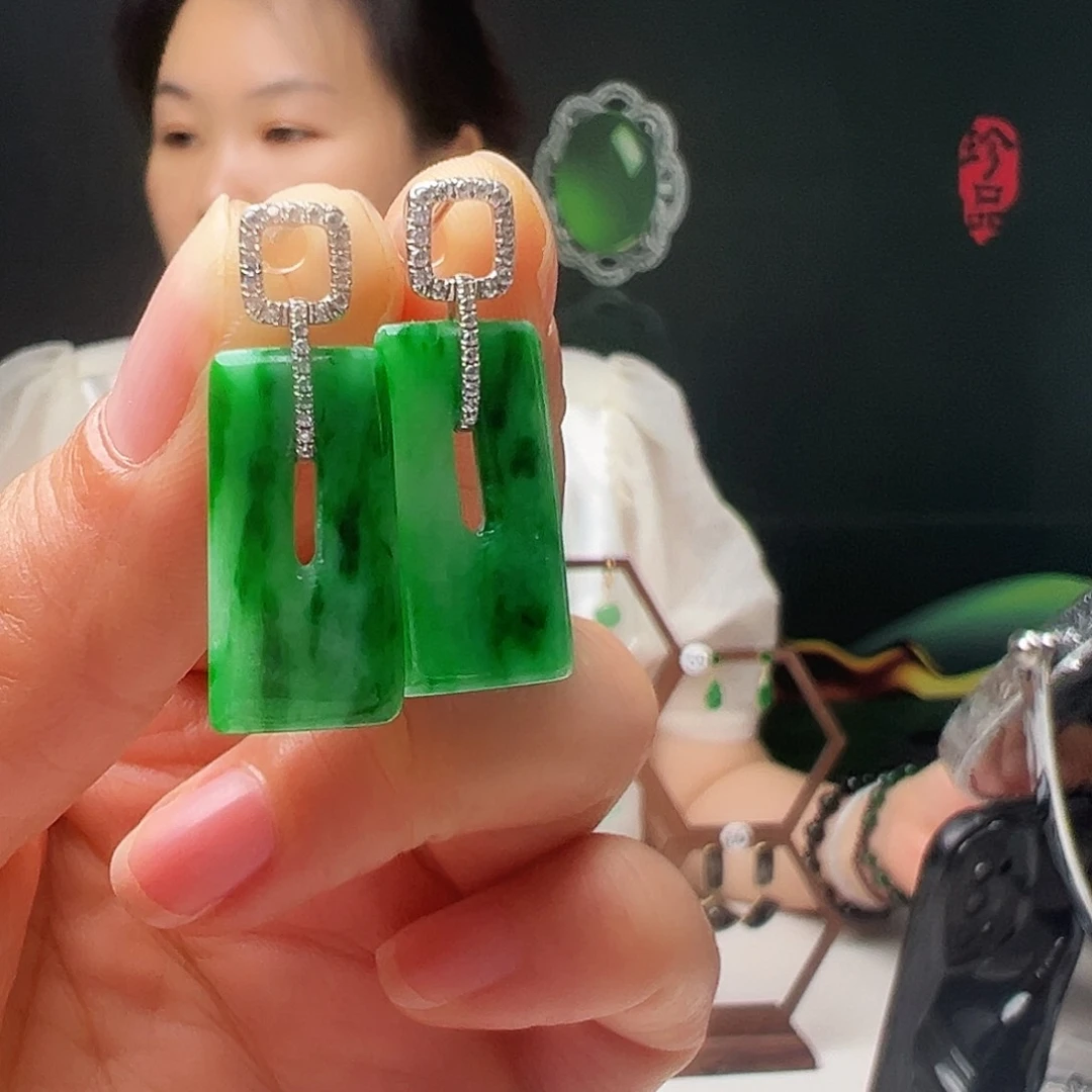 翡翠18K金镶嵌耳饰天然翡翠