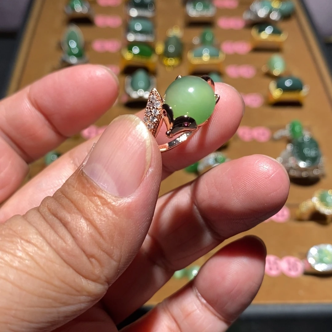 和田玉未镶嵌戒指