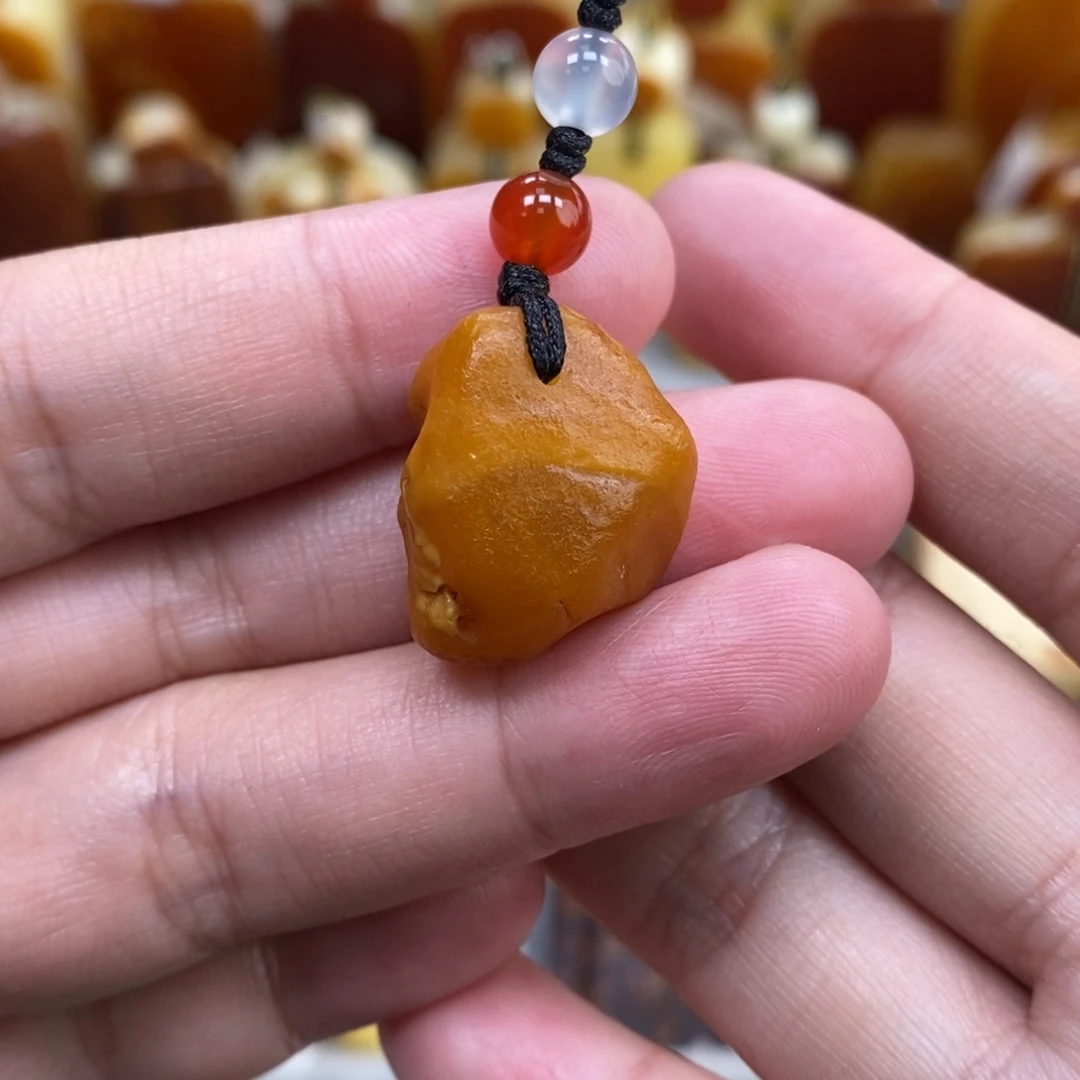 蜜蜡未镶嵌珠宝奇石