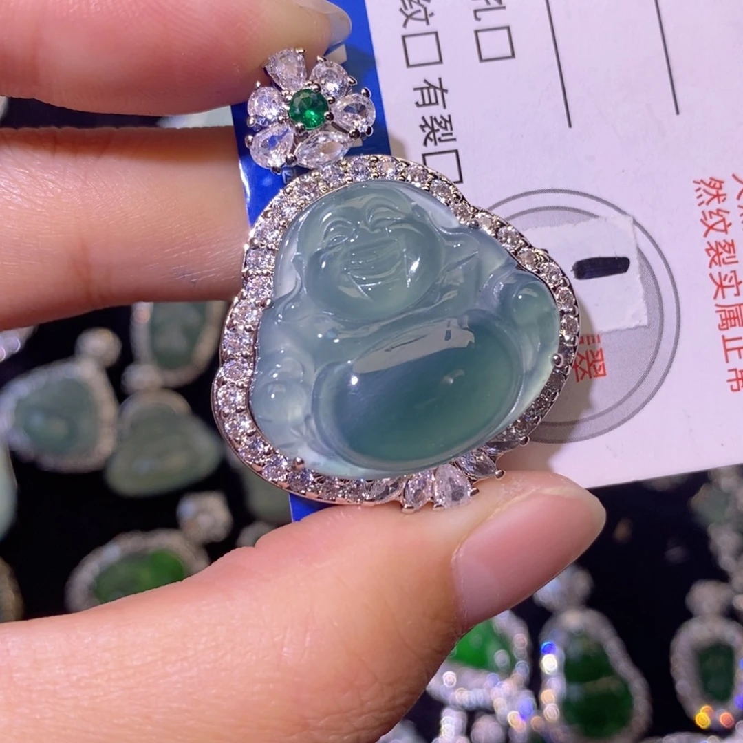 小***和翡翠未镶嵌颈饰天然