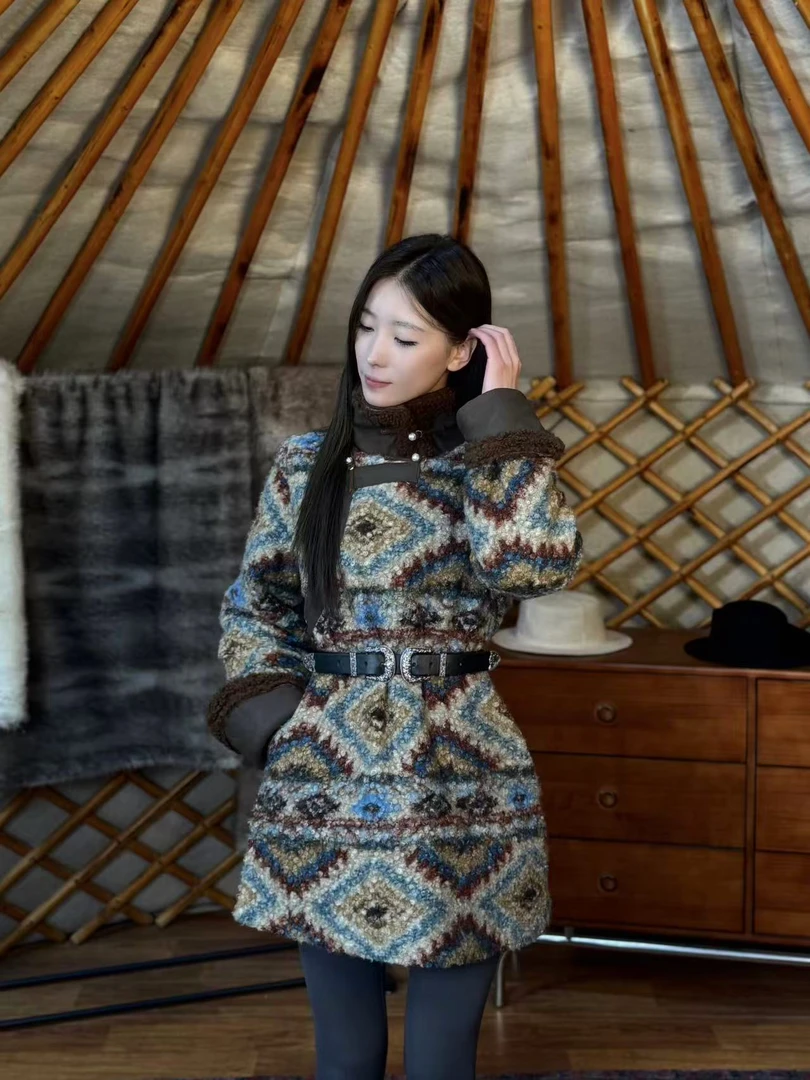 YS1700 民族风羊羔毛加厚pu 拼接冬季女外套