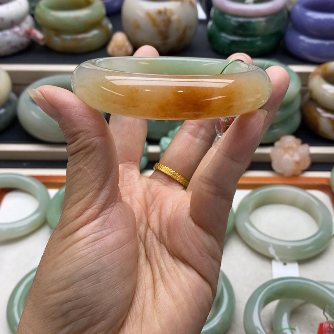 未镶嵌手镯石英质玉