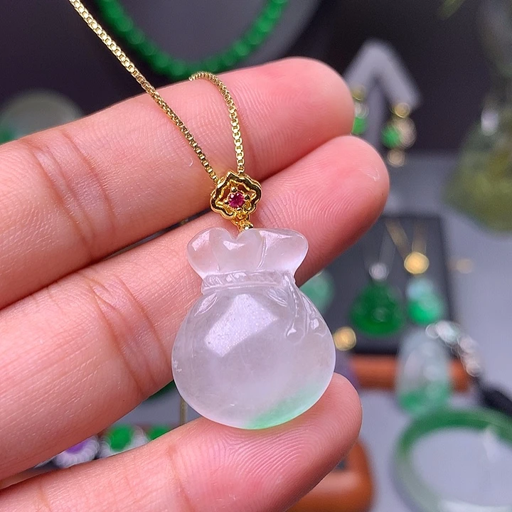 吊坠(赠链)未镶嵌翡翠