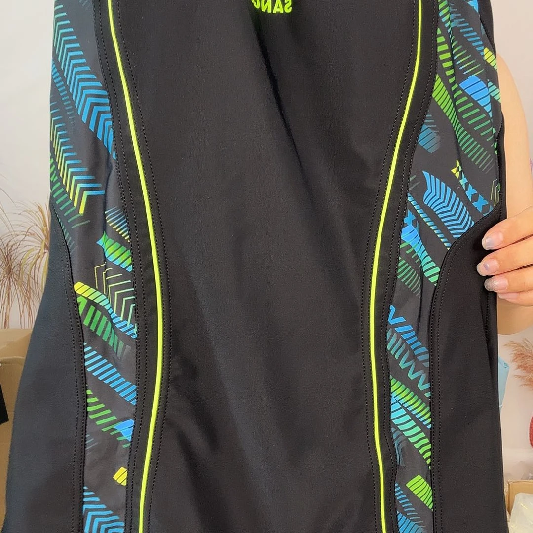 锦纶三奇给黄花高定4XL