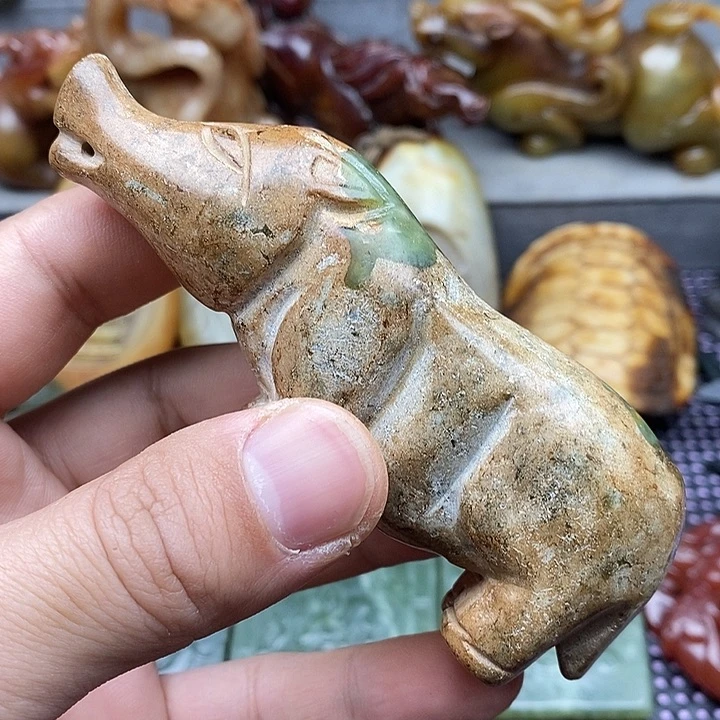未镶嵌蛇纹石玉颈饰